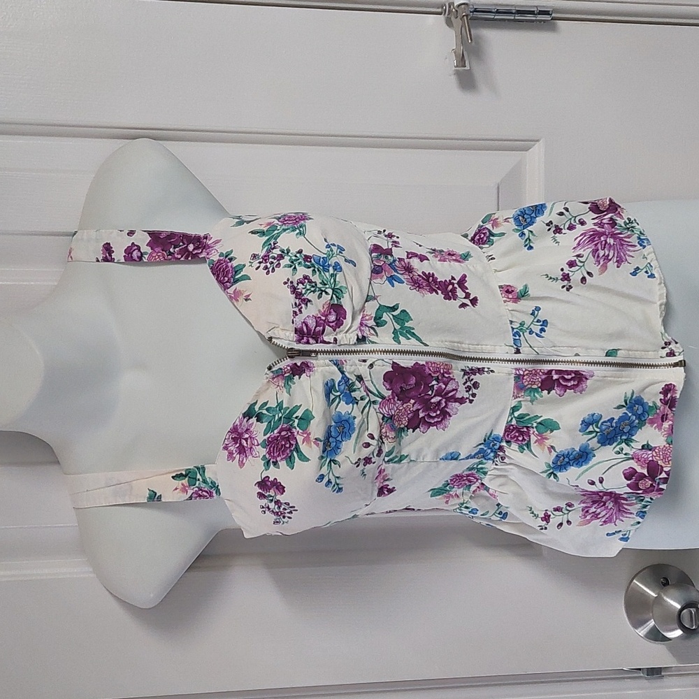 Liberty Love Zip Front Top